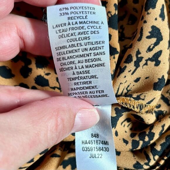 Halogen Animal Print Cap Sleeve Wrap Top Small - Picture 8 of 8
